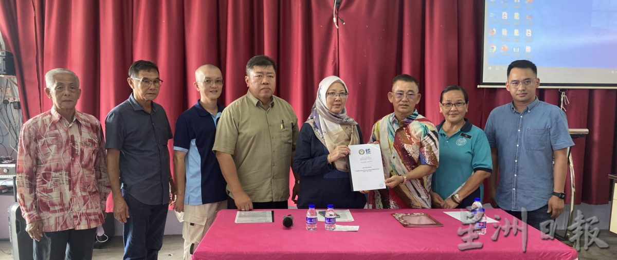 (未签发)国:扎丽哈:医护人员制服让他们舒适工作,无需放大伊党议员言论