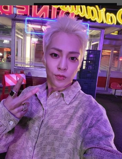 EXO伯贤 Xiumin CHEN要求解约 痛斥SM迫签奴隶合约