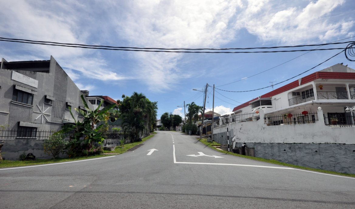 NS主文/百乐高原首开先河,居民配合装闭路电视在家 监视及预防社区治安