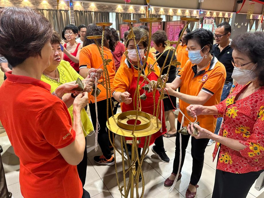 NS封底主文/全国母亲节颂文比赛成绩出炉,198人参赛