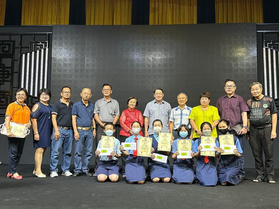 NS封底主文/全国母亲节颂文比赛成绩出炉,198人参赛