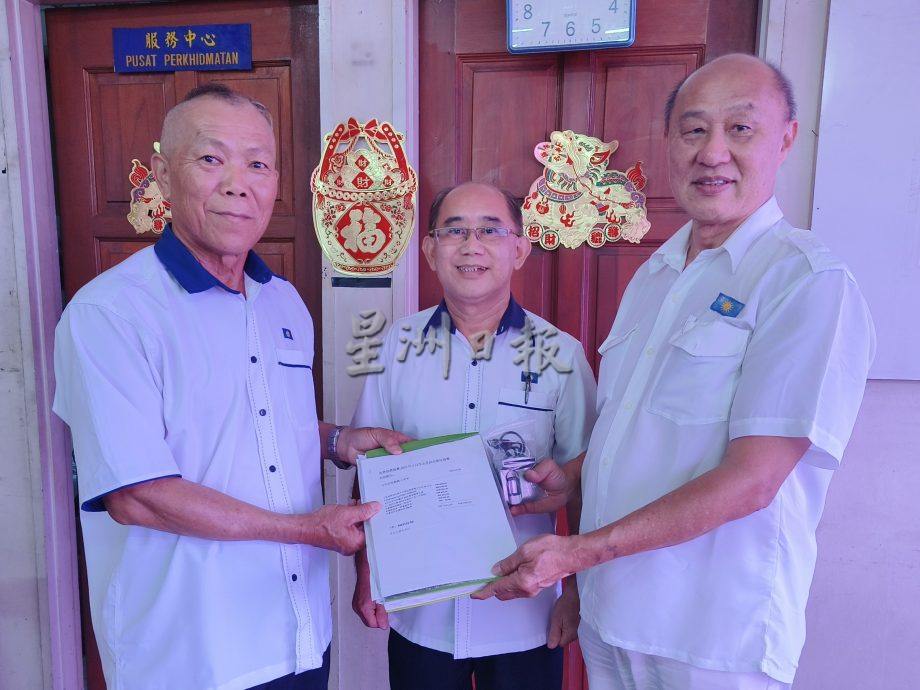 庇朥马华区大会及改选,拿督蔡华辉重新继续领导迈向更前。