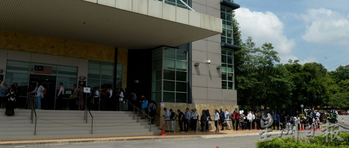 Tesla来马招聘人才 约3000人排队争5个登门面试高职!