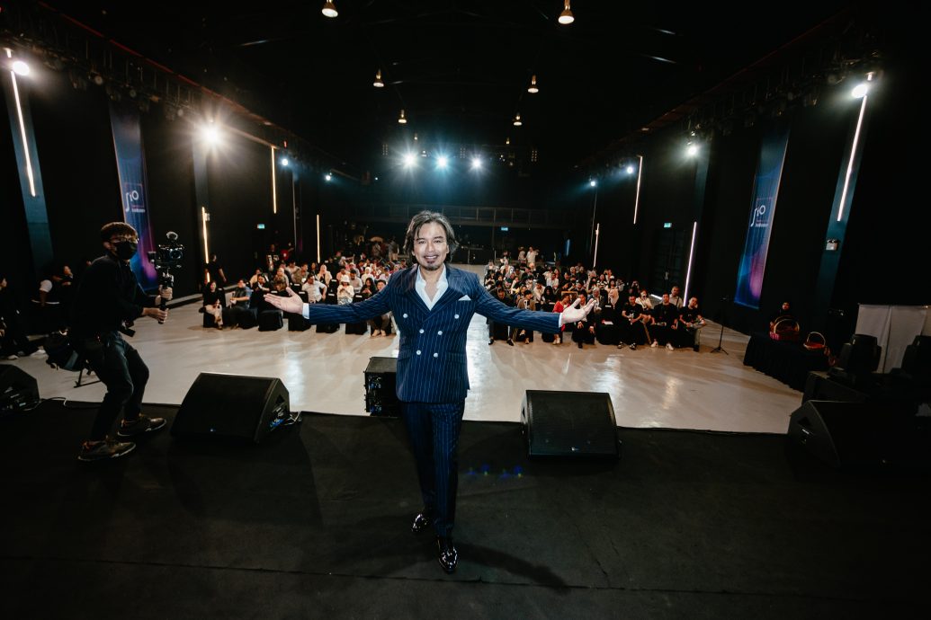  1028开40周年个唱 安努尔感谢铁粉陪伴	