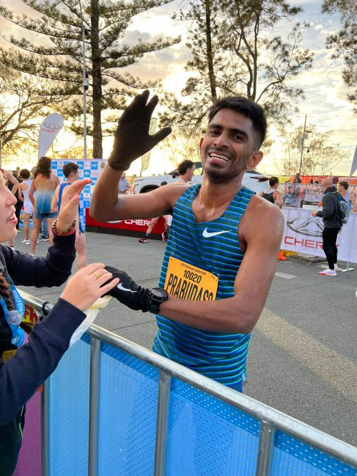 2023黄金海岸马拉松| 再破半马全国纪录 巴拉布达斯快7秒