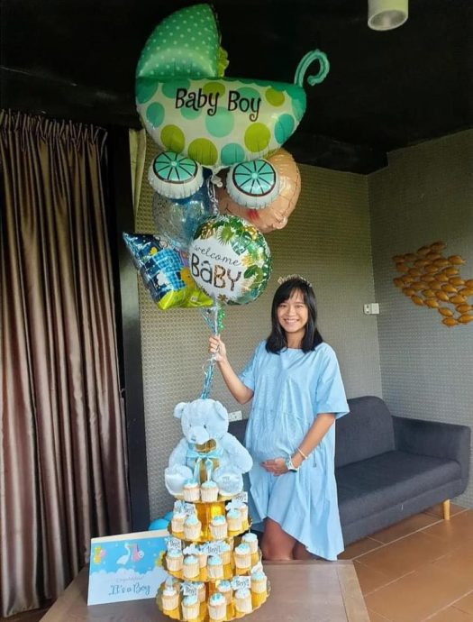 65岁陈秋霞即将荣升外婆 谢绝外游“静候佳音”