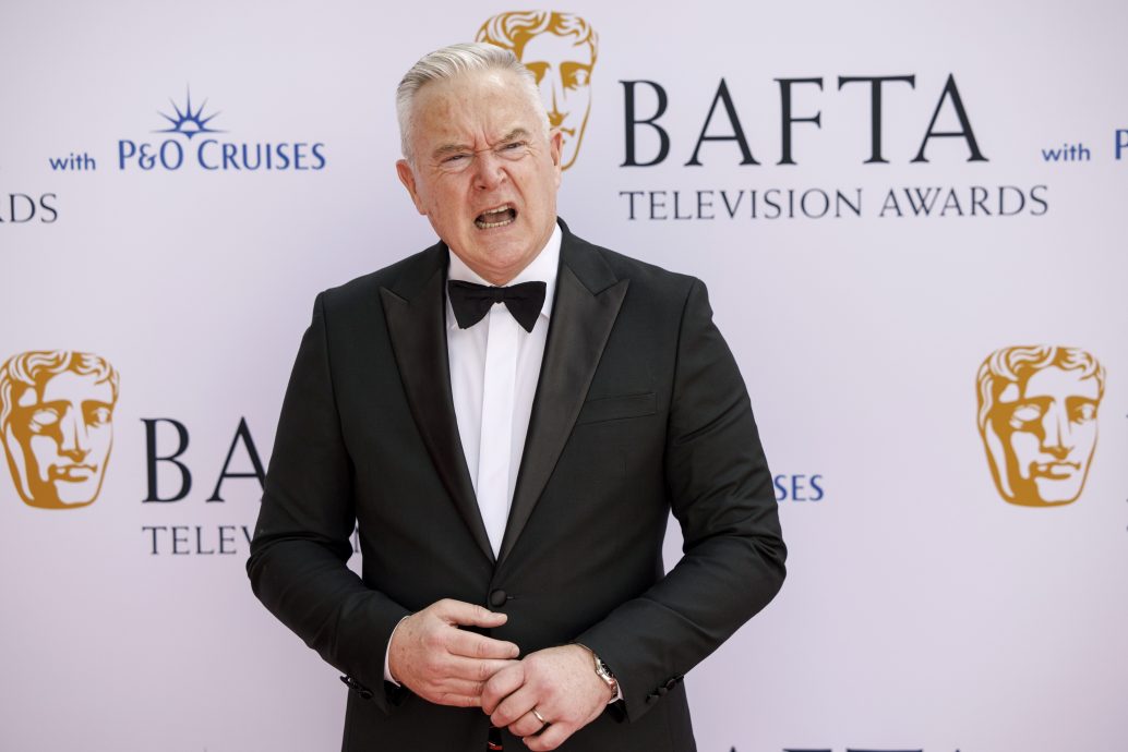 BBC色情照风波主角身分曝光！竟是权威主播　女王死讯葬礼都他播报