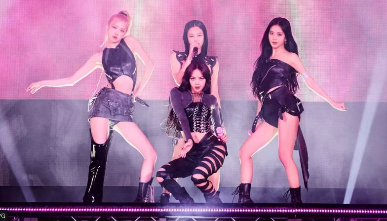 BLACKPINK演唱会越南站主办方被指支持九段线 越网民扬言抵制