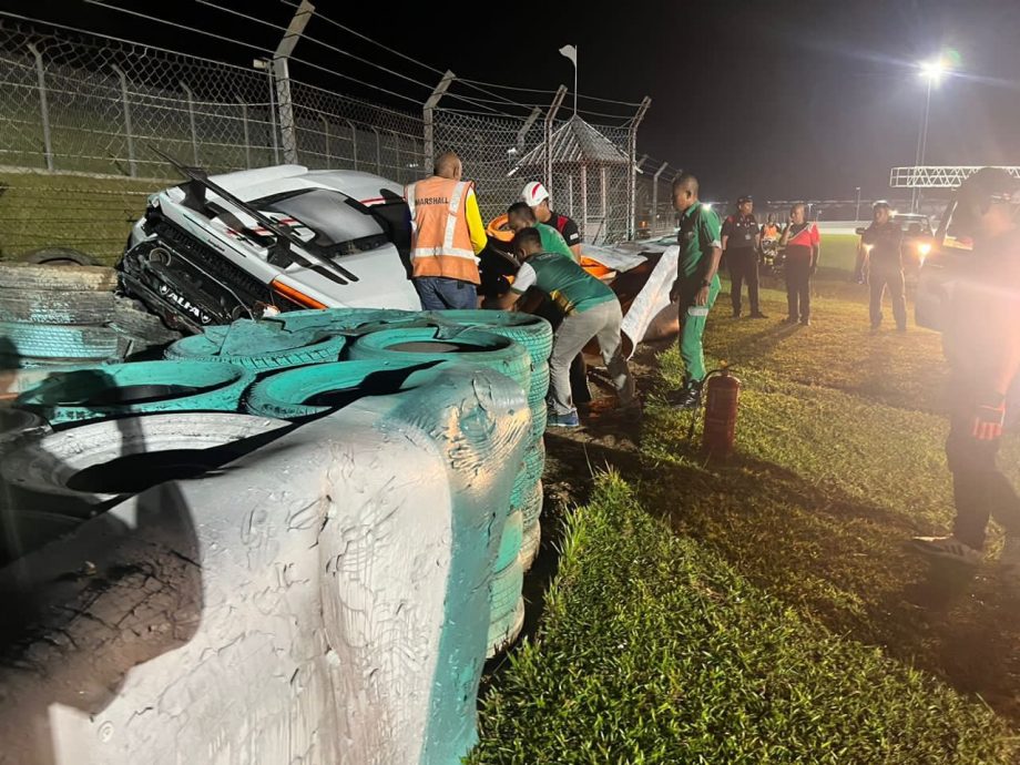  赛车场撞烂一个护栏赔RM650 网:练习好才下场