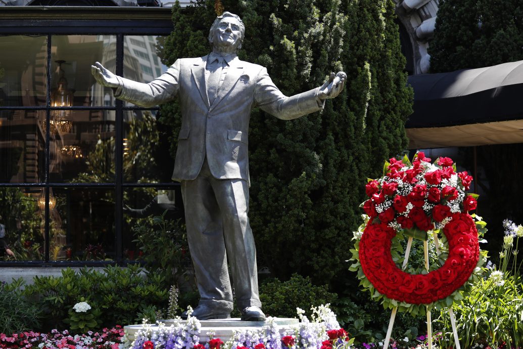 96岁传奇歌王东尼宾纳逝世 纵横乐坛80年20座格林美奖