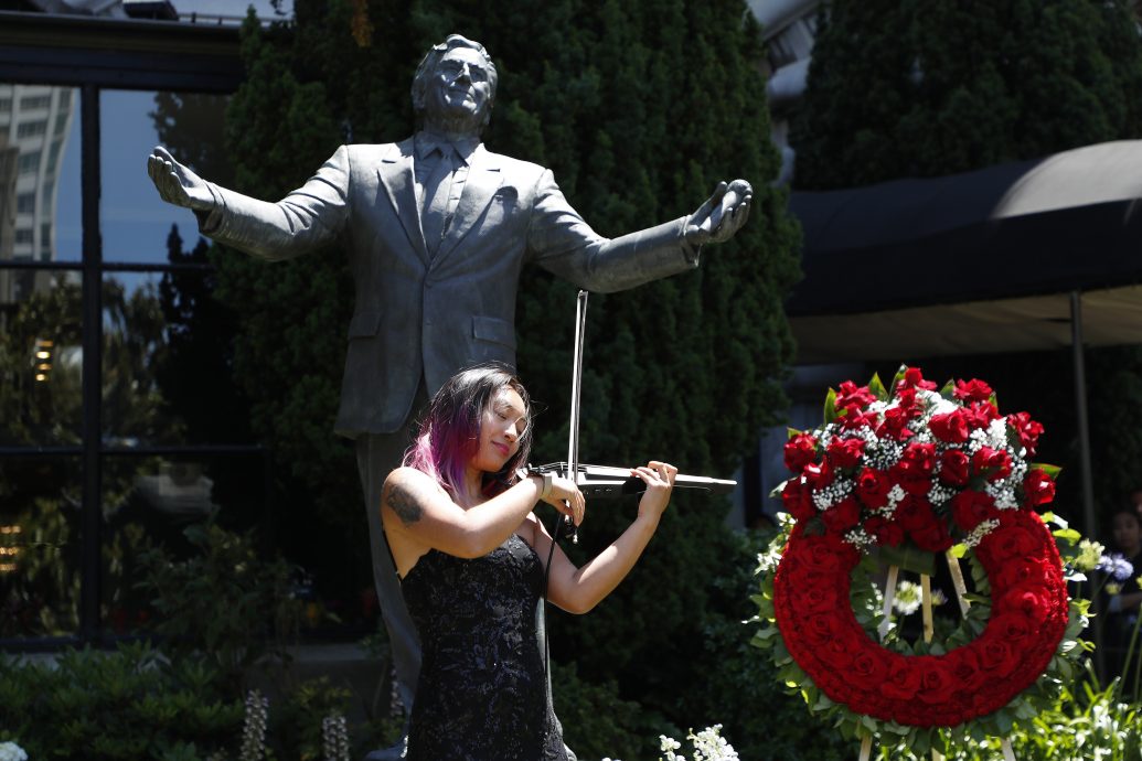 96岁传奇歌王东尼宾纳逝世 纵横乐坛80年20座格林美奖