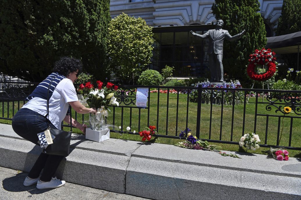 96岁传奇歌王东尼宾纳逝世 纵横乐坛80年20座格林美奖