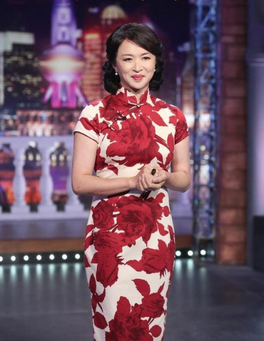 金星内涵热巴穿深V捂胸? 遭围攻急喊:要有自信