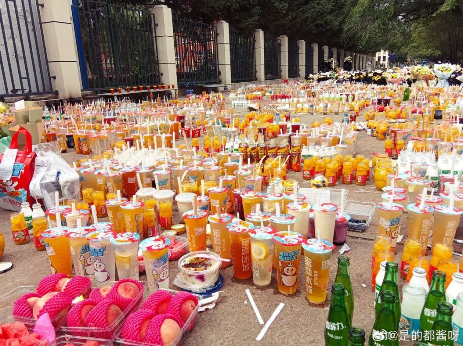 “要买多少黄桃罐头,才能换你们回来?” 齐齐哈尔零食饮料、黄桃罐头悼念女排学生