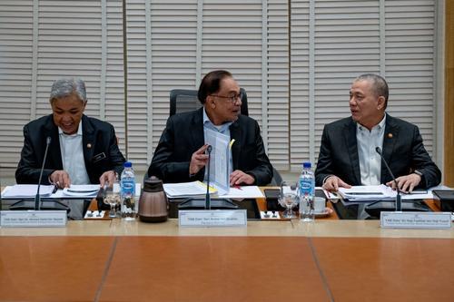 安华:拟条例打击“阿里巴巴” 造成占GDP 1%损失