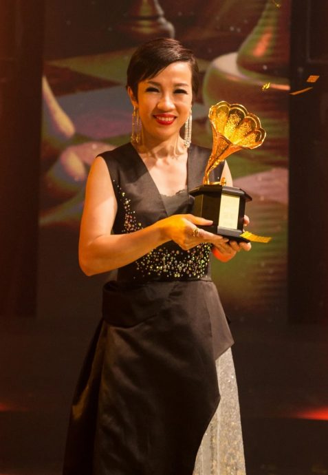 与张淑凤闯关《中年好声音》 陈丽媚海选获评审高评价