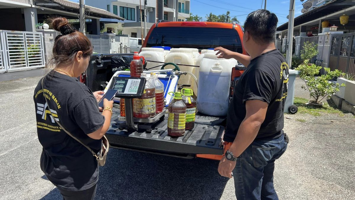 东/许殷瑜:使用后的食油勿丢弃,可转售回收商谋利。