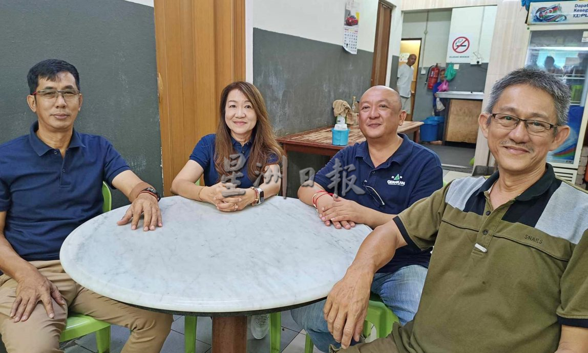 东:丹州民政党配合即将来临的州选,由该党13个区部安排共1300人力为国盟助选,以期取得45比0的完胜佳绩。