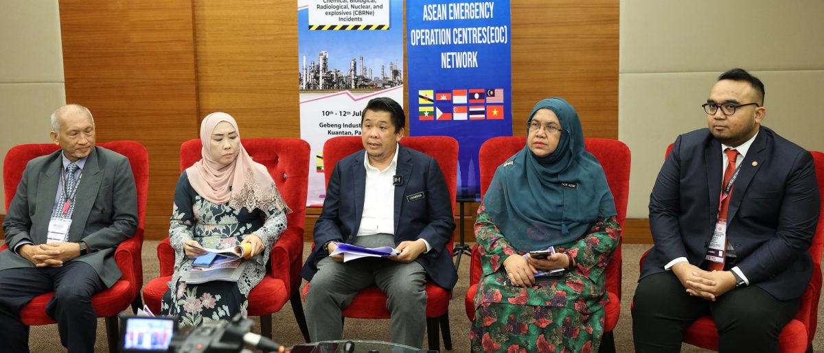 东:卫生部副部长长鲁卡尼斯曼出席在关丹举行的格宾工业区CBRNE