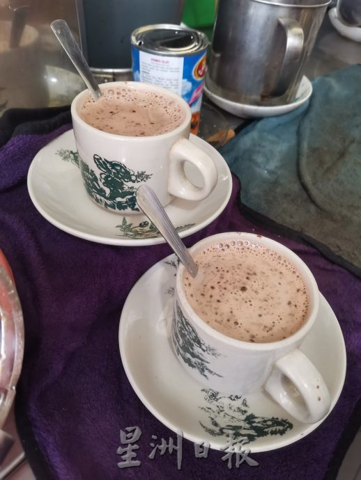 东：咖啡店：茶水不随便调整价格