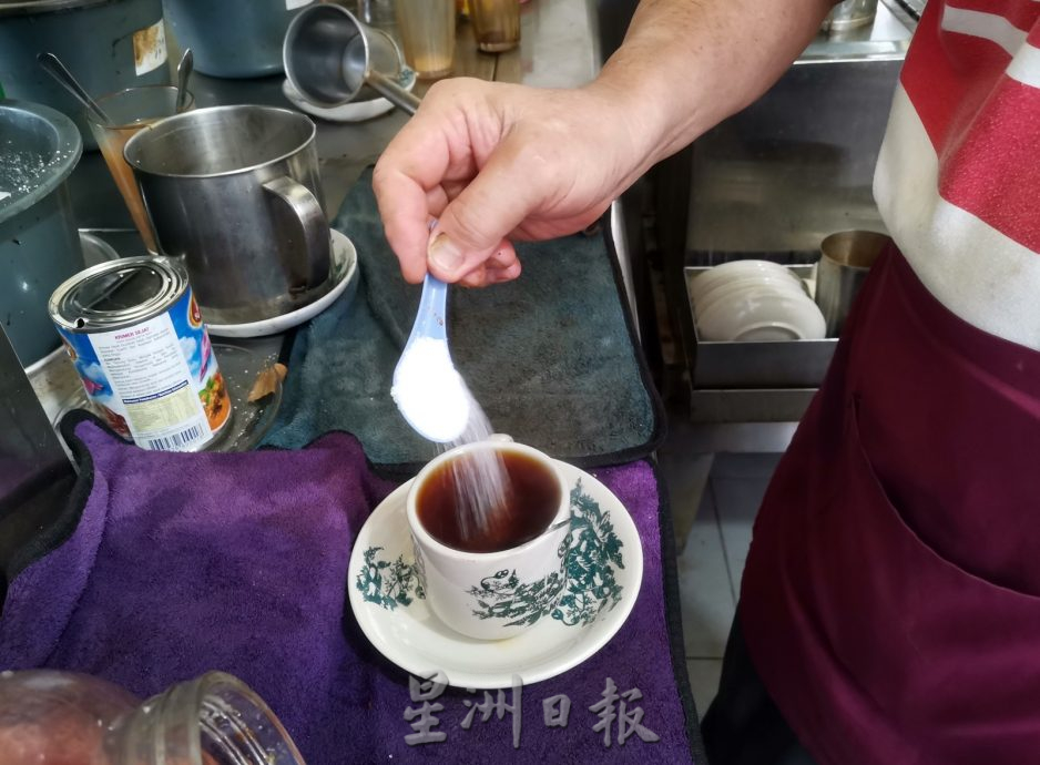 东：咖啡店：茶水不随便调整价格