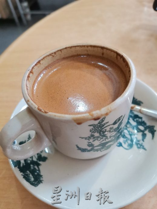 东：咖啡店：茶水不随便调整价格