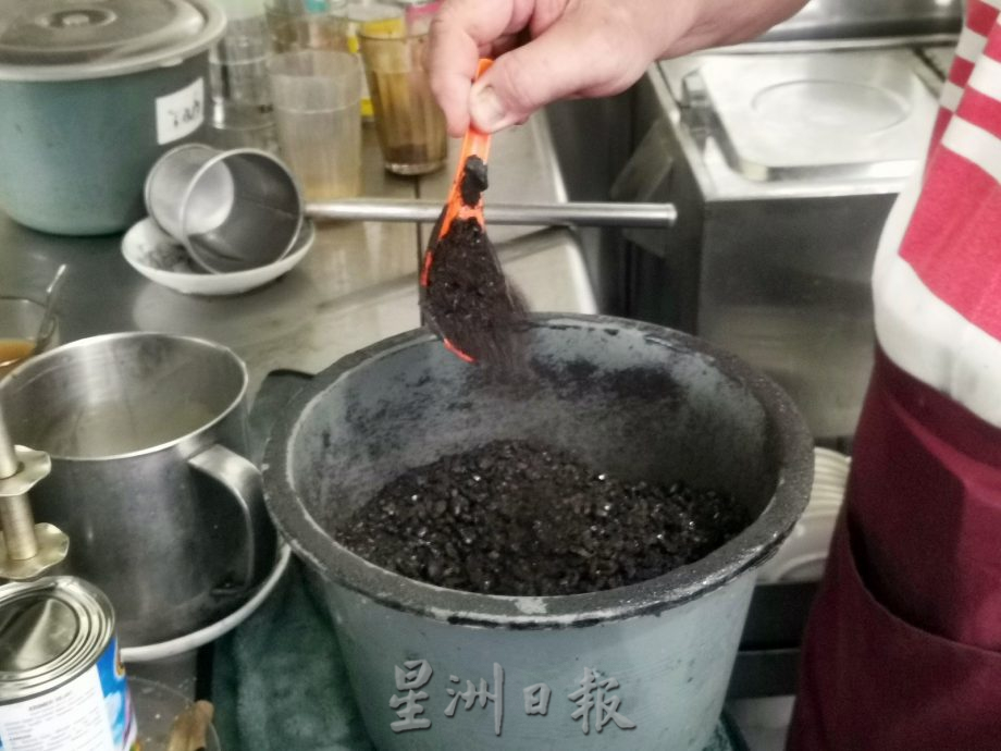 东：咖啡店：茶水不随便调整价格