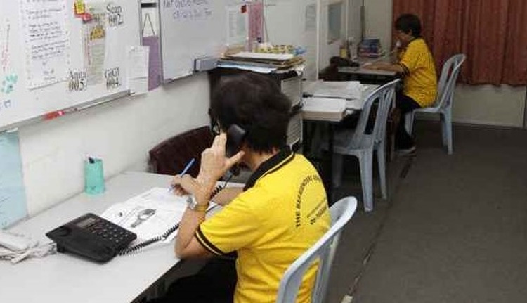 东:艺人轻生恐掀“模仿效应”,临床心理师与辅导员劝减少转发增加援助。