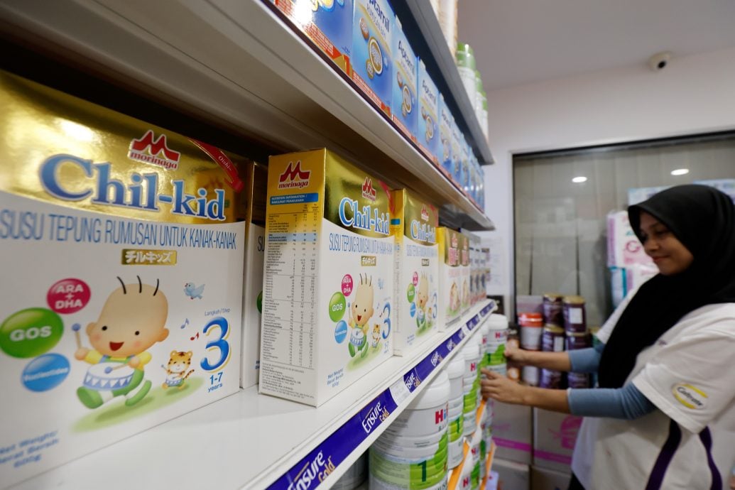 东：马币汇率不稳，原料价格上扬，致使进口婴孩及成人牛奶粉价格有升无跌，年初至今上扬幅度介于5至15%。