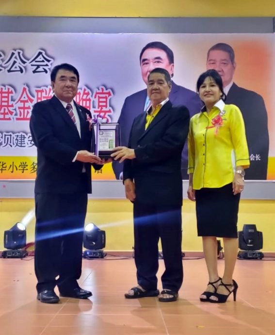 东:马来西亚客家公会联合会总会长拿督贝建安呼吁全国客属公会积极加入客联总商会成为会员。