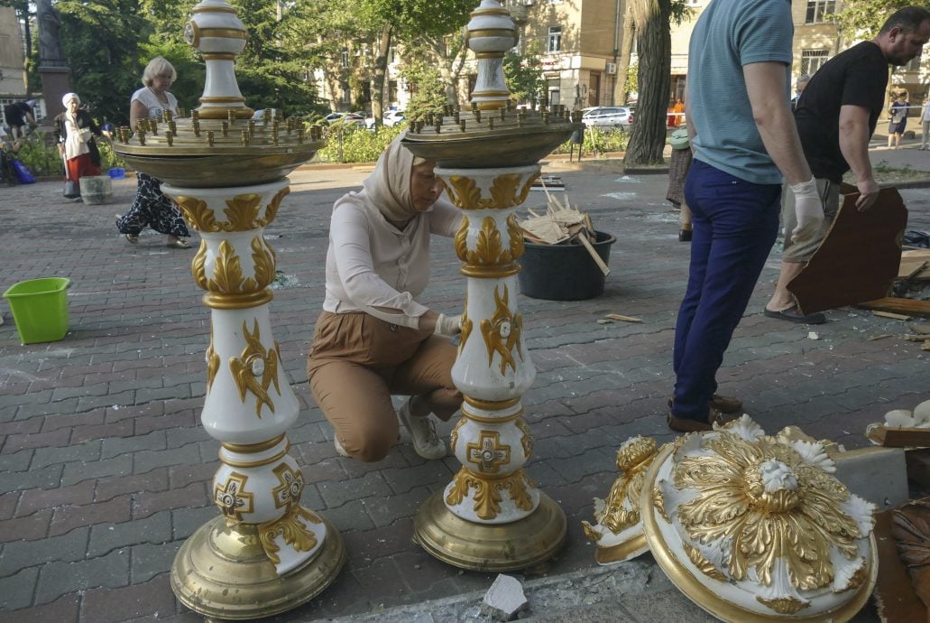 乌克兰敖得萨再遭空袭 最大东正教堂受损、瓦砾中寻回守护神像