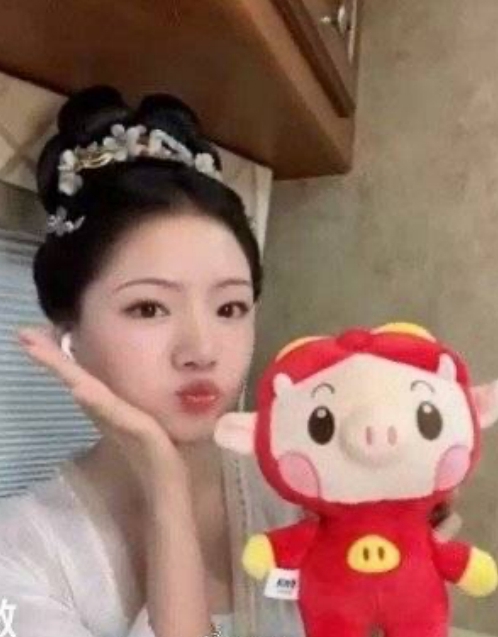 任敏颜值差《玉骨遥》边播边修片 连累肖战镜头被删全网气炸