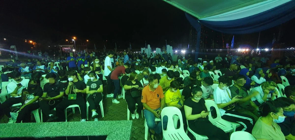 供星洲网：森国盟为找华人撑场面派钱找华青？出席者：拿到100令吉