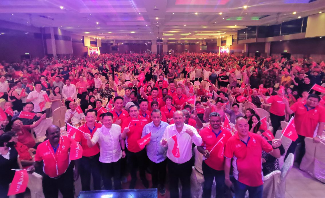 供星洲网：陆兆福：森州行动党支持阿敏努丁继续出任大臣