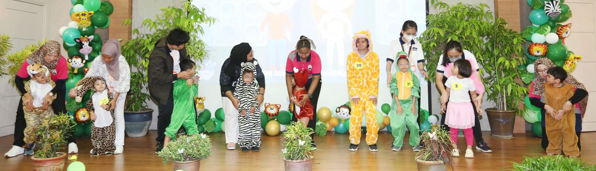 全国版／【暖势力】／特殊儿童时装秀  勇敢装扮展现自己 