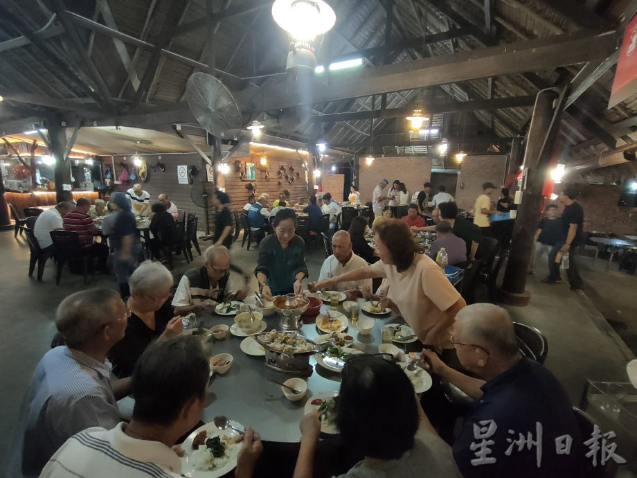 大北马:沙努西和韩沙都没来 没有补颁委任状 刘华才和党员聚餐