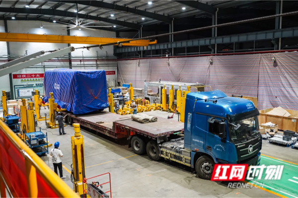 全球首辆氢能源智轨“出海”马来西亚