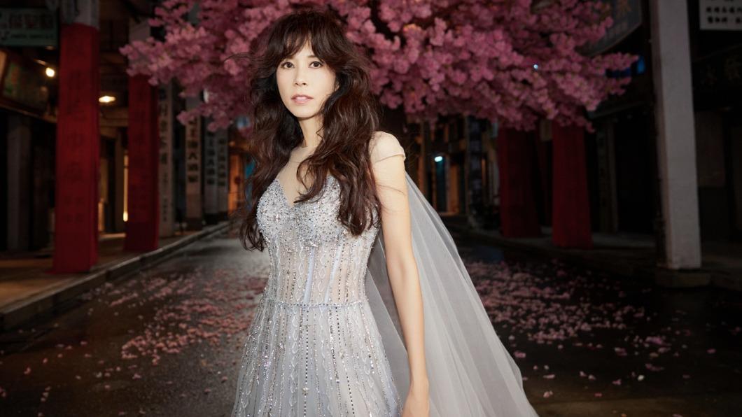 再为《西游记》献唱 莫文蔚满脑当年回忆