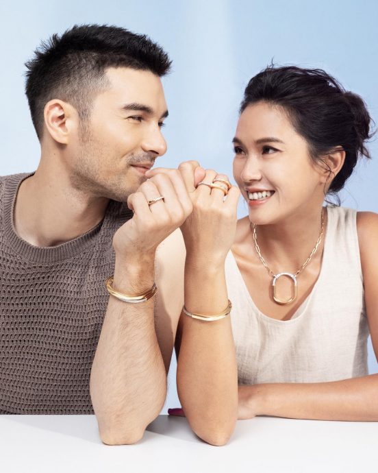 凤小岳夫妻首度同框 网赞男帅女美