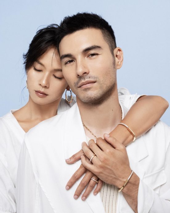 凤小岳夫妻首度同框 网赞男帅女美