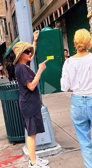 出院后街头被捕获 麦当娜报平安:正在康复路上