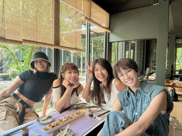 勇揭#MeToo女星相聚 大牙黄云歆同框全网打气