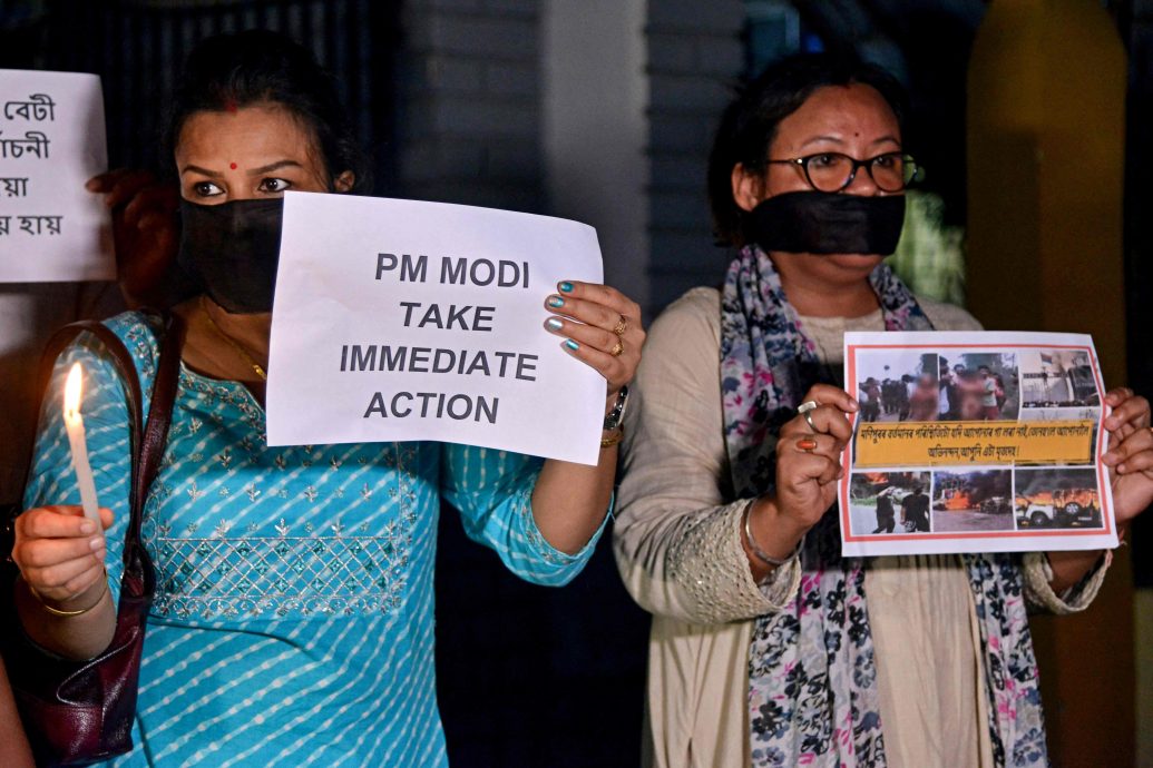 印度2女子遭全裸游街疑被轮奸引公愤 总理莫迪批评行为可耻