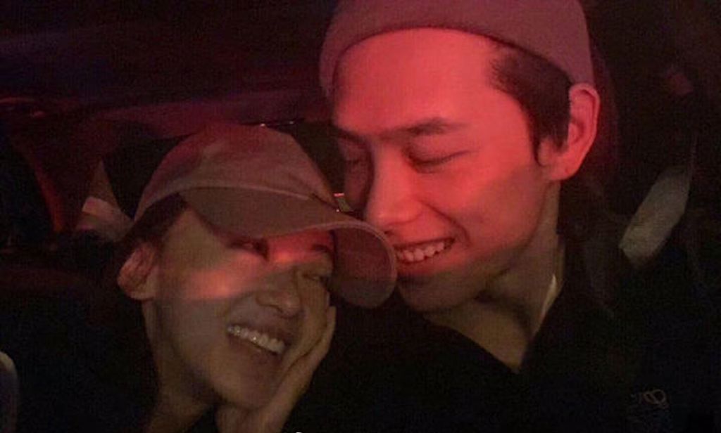 吴谨言洪尧同居实锤 昔发亲密合照秒删