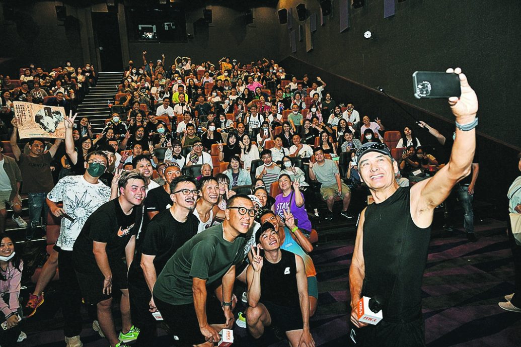 周润发开创先河 “跑”戏院谢票