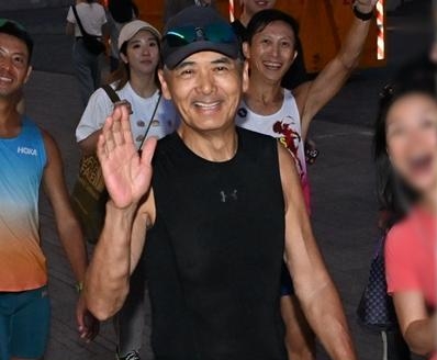 周润发开创先河 “跑”戏院谢票