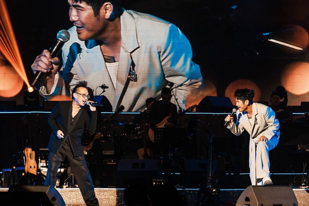 唱《背叛》一度哽咽 曹格泪吐:我不孤单