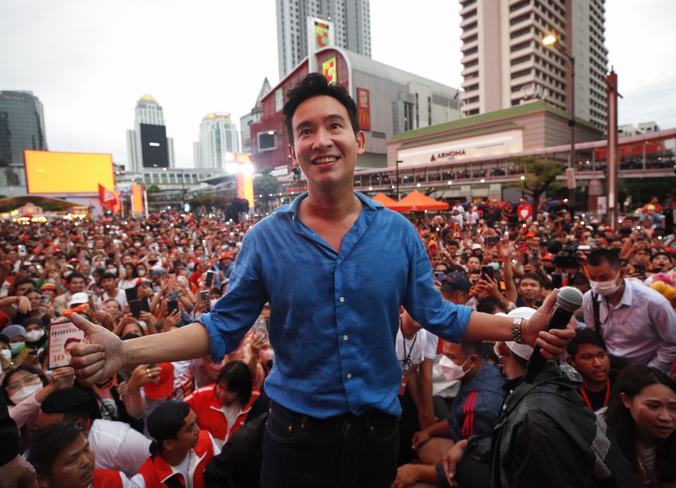 国会举行首相选举前夕 皮塔会支持者:绝不退缩!