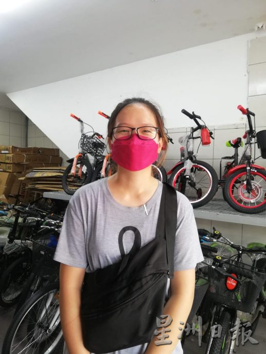 大学生网购 倾向驾车 金宝脚车店竞争大 销量滑