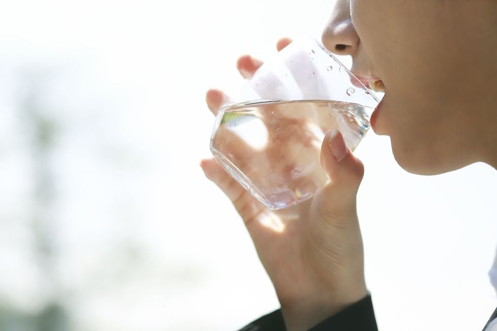 大都会-专栏:健康营食/多喝水是喝多少?